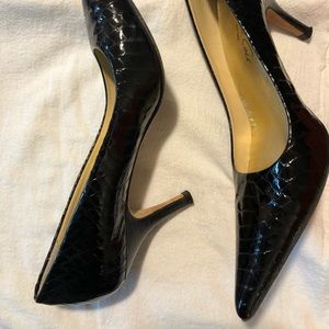 Kenneth Cole Black Pump
